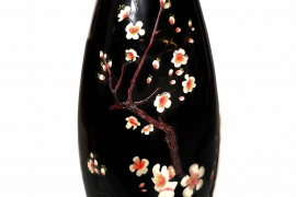 Diamond black ceramic vase with the peach blossom branch